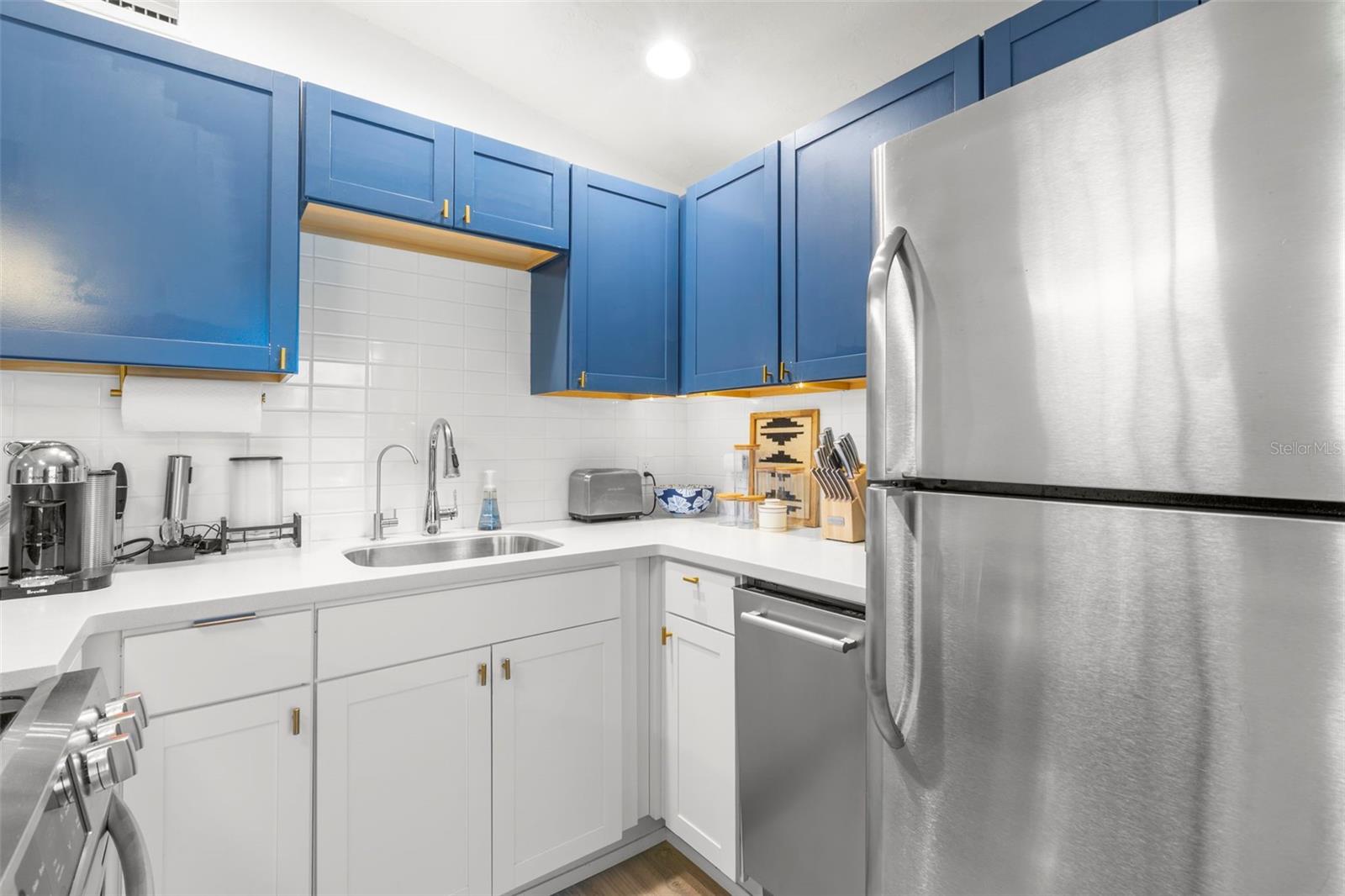 ESTELLE MANOR - Residential