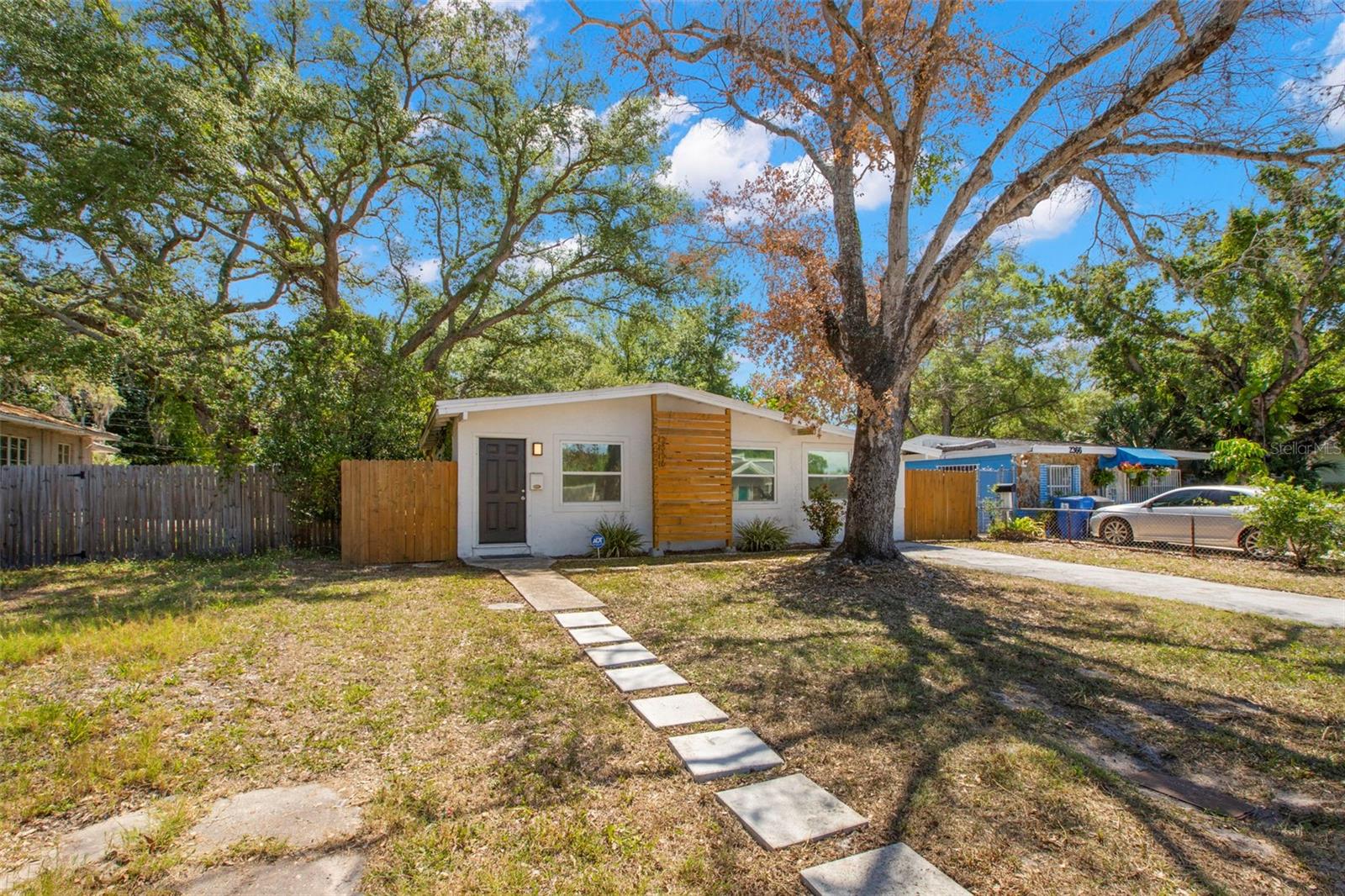 ESTELLE MANOR - Residential