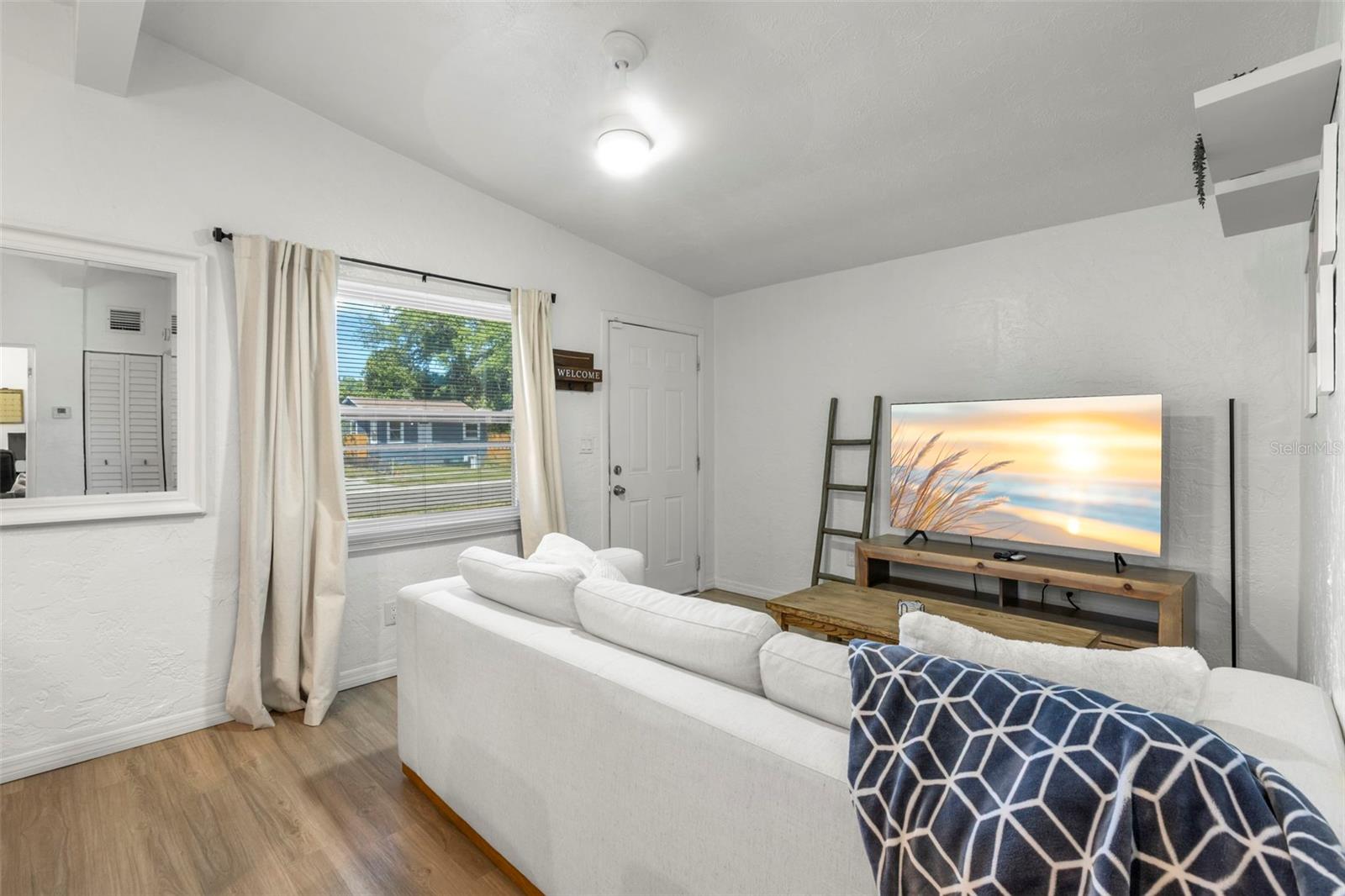 ESTELLE MANOR - Residential