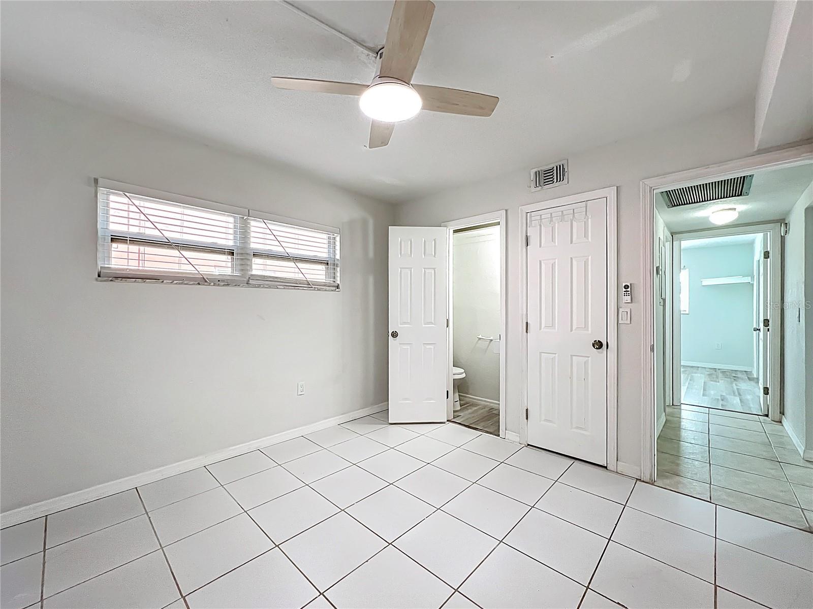 CAPRI ISLE SUB - Residential Lease