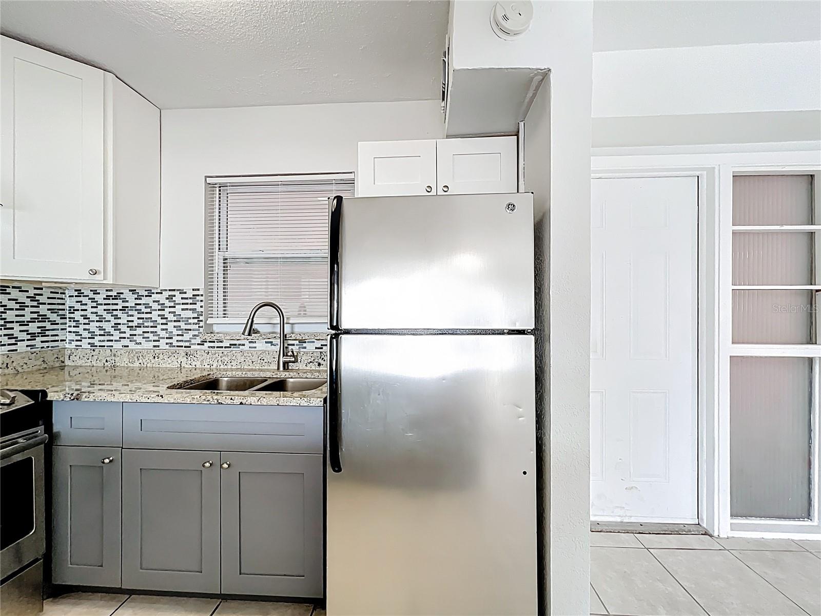 CAPRI ISLE SUB - Residential Lease