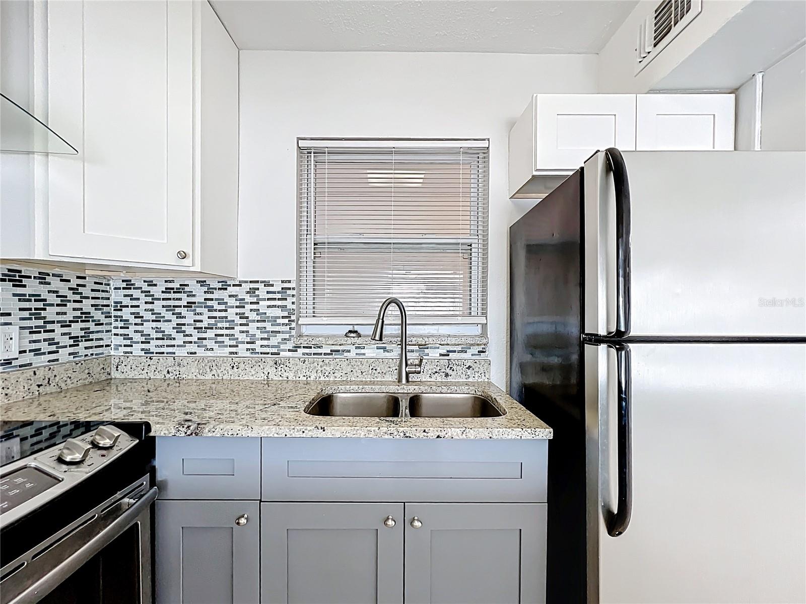 CAPRI ISLE SUB - Residential Lease