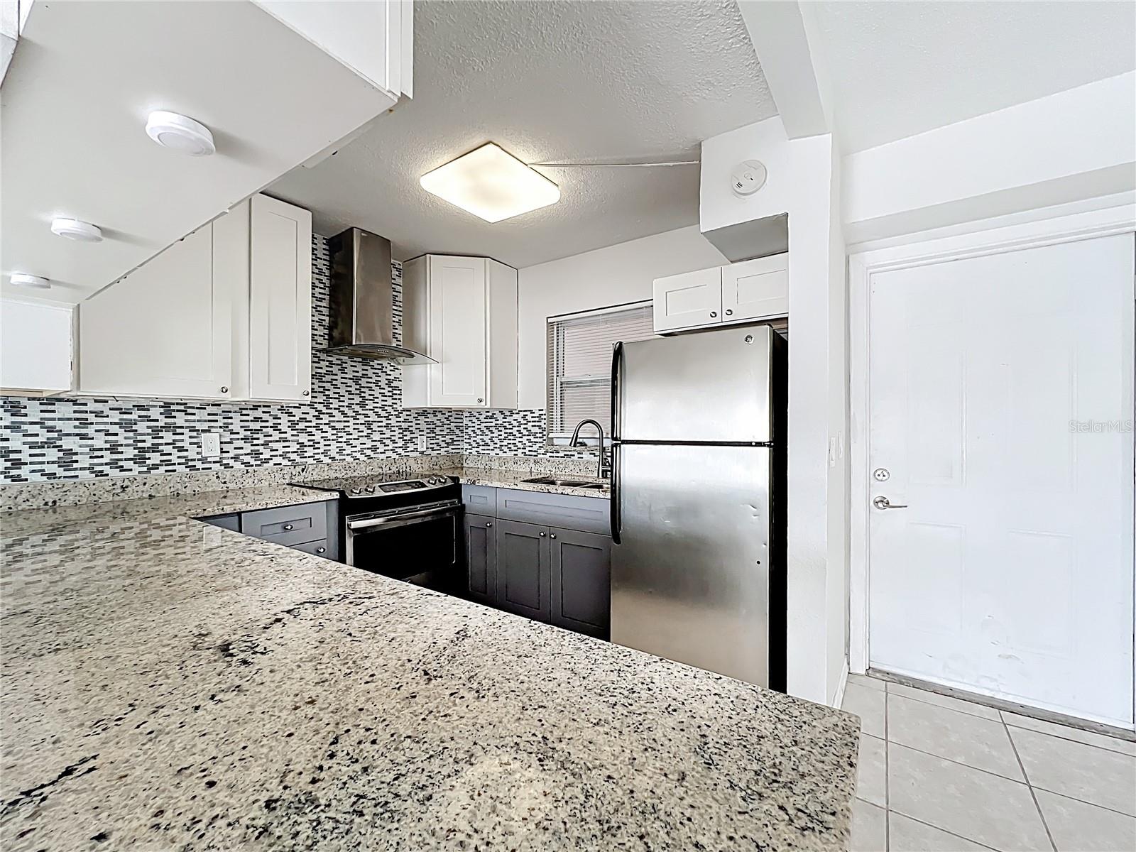 CAPRI ISLE SUB - Residential Lease