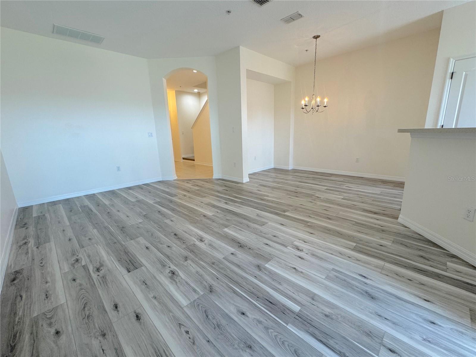 BRADFORD MANOR TWNHMS - Residential Lease