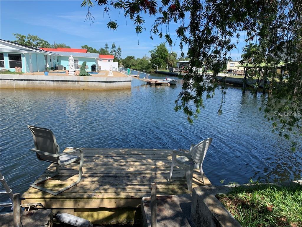WATERFRONT! BRING YOUR BOAT! HANG OUT ON YOUR DOCK! Great location and ready for your upgrades!
Priced for you to make into your dream home! Boaters, vacationers and weekend warriors will all enjoy this location!
Near Hudson Beach, Schools, and easy commute to tampa