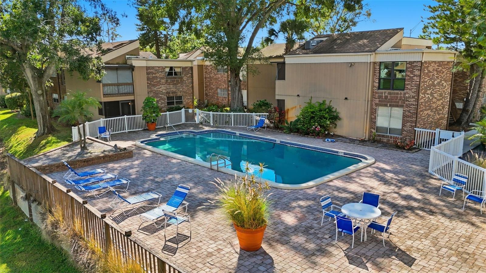 CARROLLBROOK LAKESIDE CONDOMIN - Residential