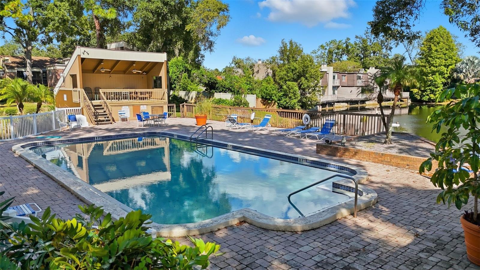 CARROLLBROOK LAKESIDE CONDOMIN - Residential