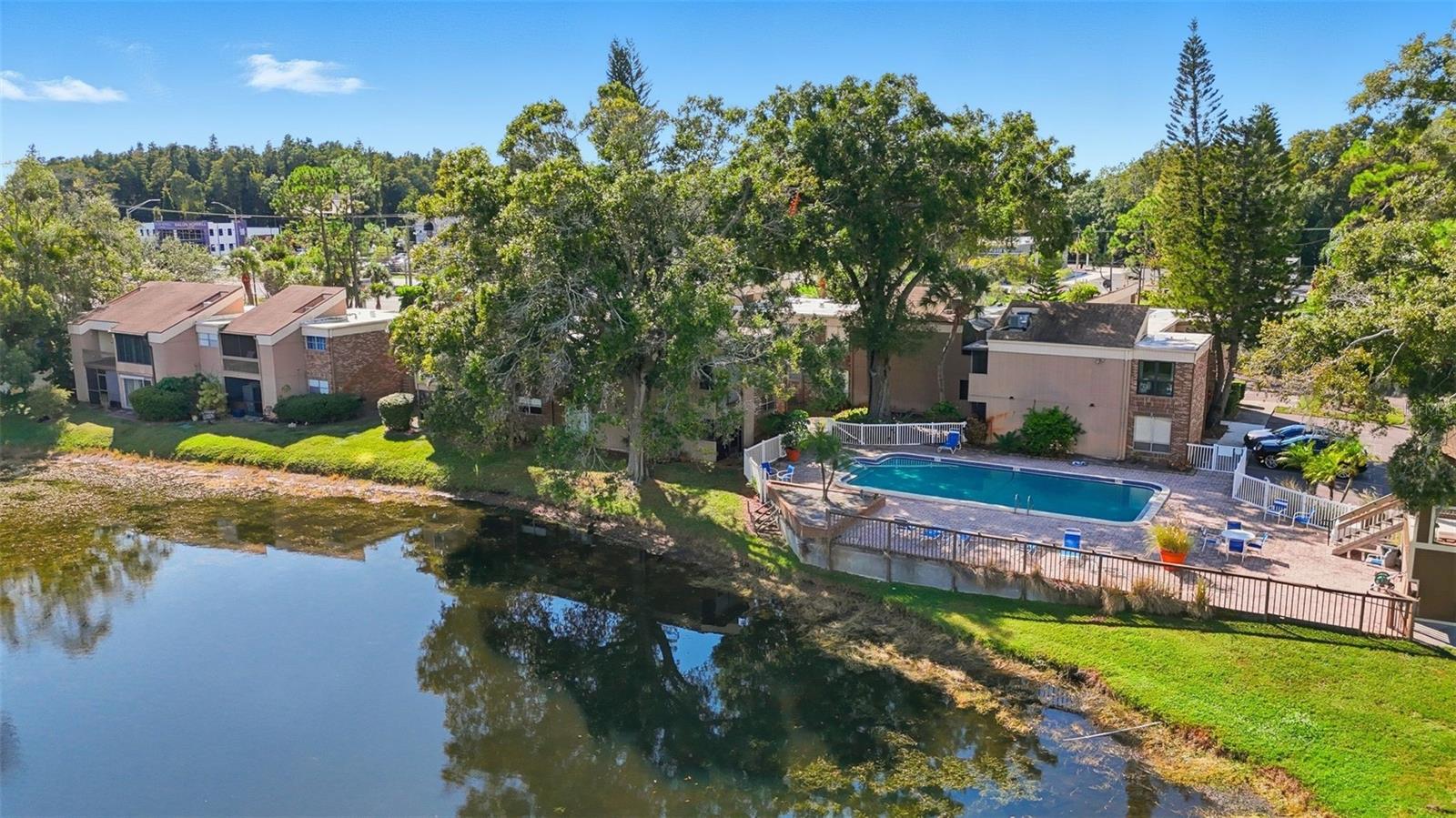 CARROLLBROOK LAKESIDE CONDOMIN - Residential