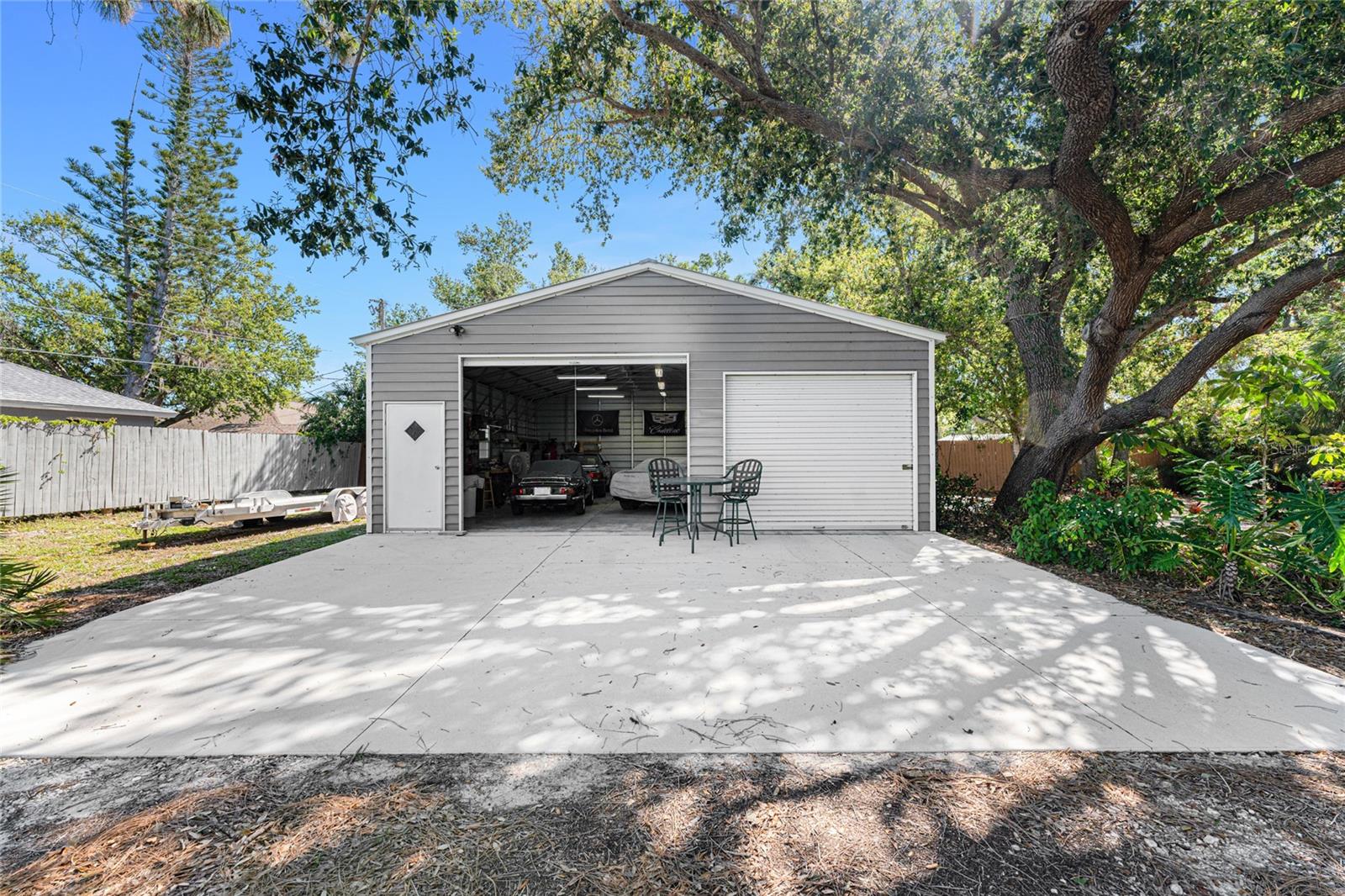 820 BAYSHORE DRIVE
