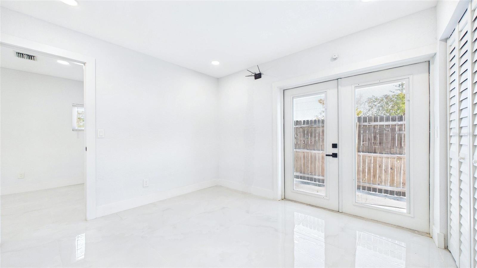 SHOREACRES CENTER - Residential