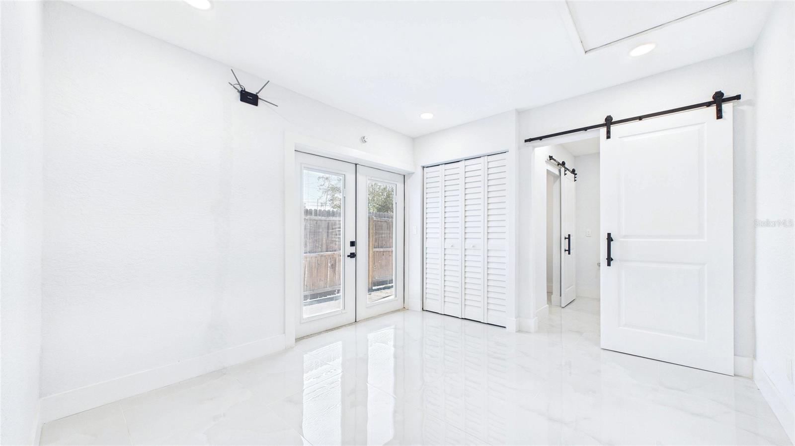 SHOREACRES CENTER - Residential