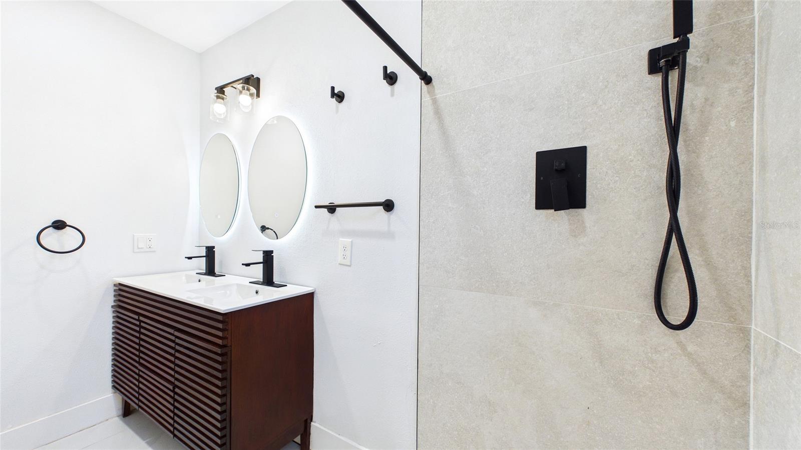 SHOREACRES CENTER - Residential