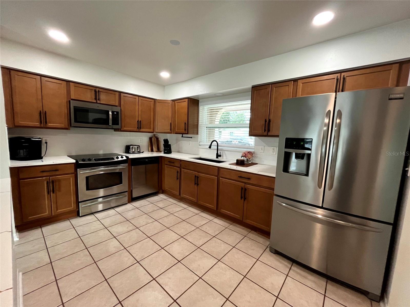 TRENTWOOD MANOR - Residential Lease