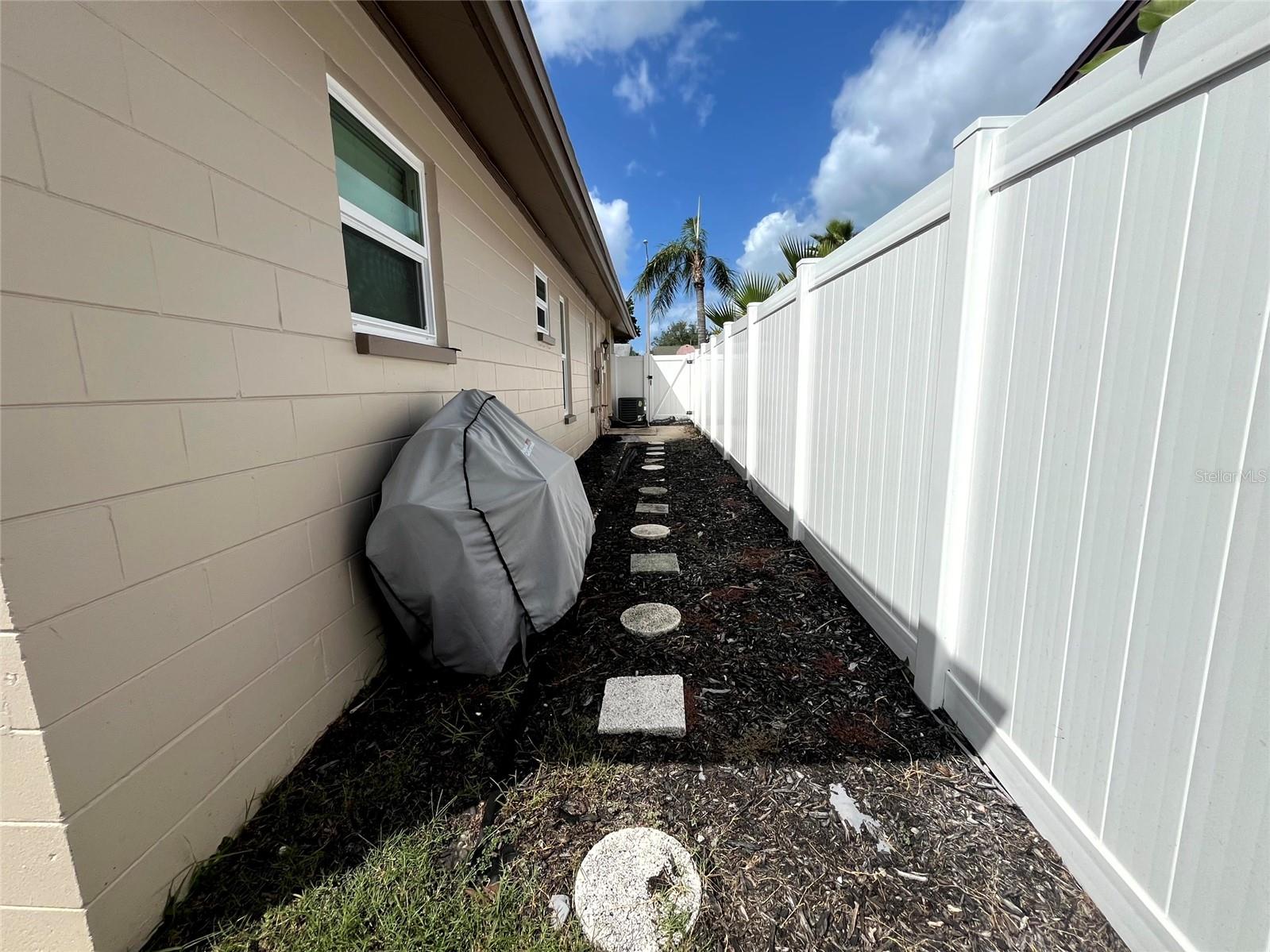 TRENTWOOD MANOR - Residential Lease