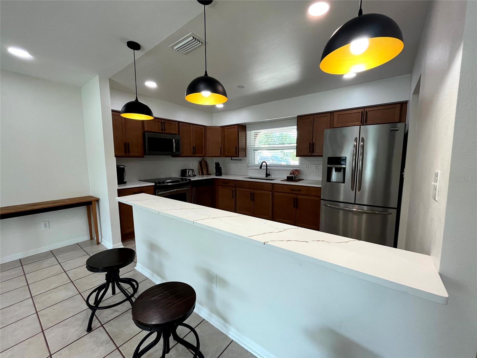 TRENTWOOD MANOR - Residential Lease