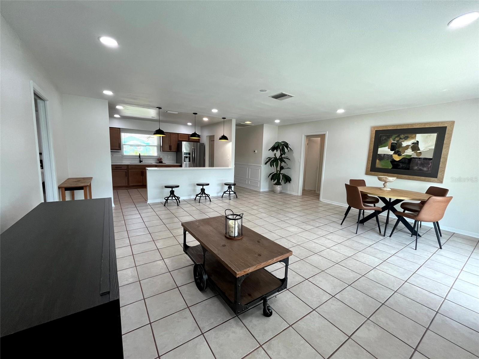 TRENTWOOD MANOR - Residential Lease