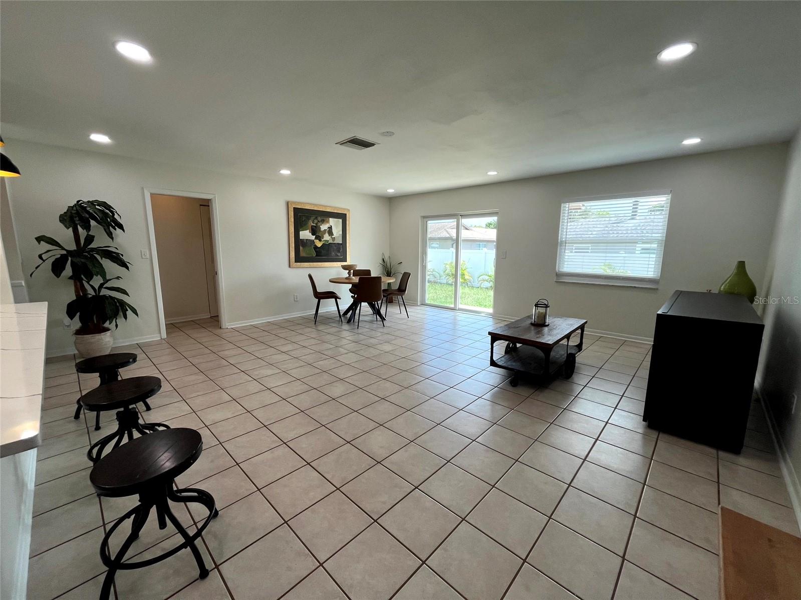 TRENTWOOD MANOR - Residential Lease