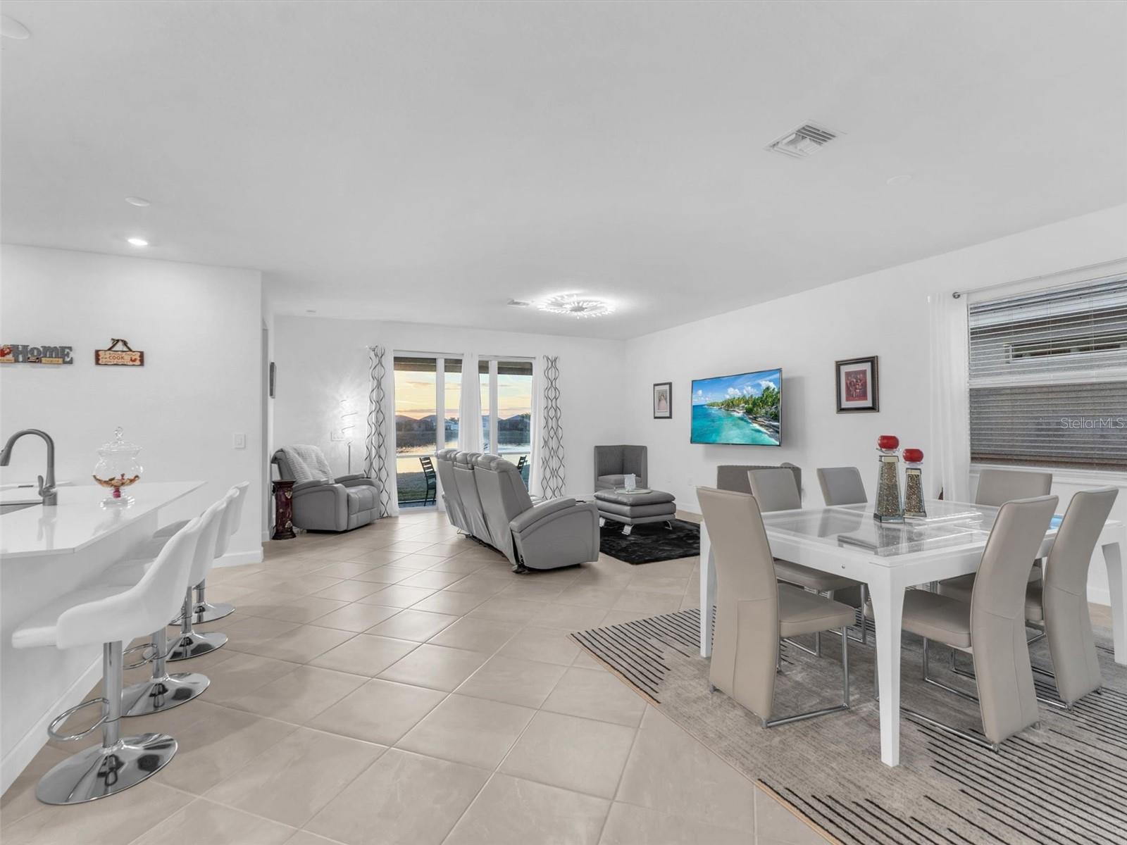 7973 LAKES EDGE LANE