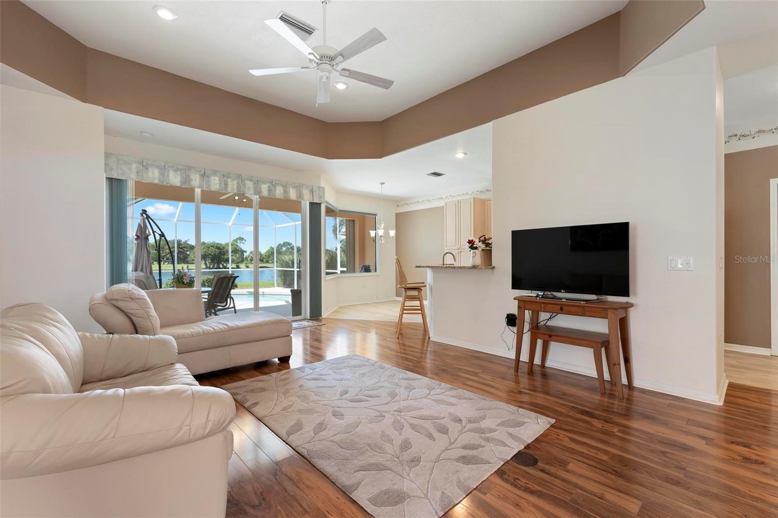 Search Properties for Sale 3 5151 PINE SHADOW LANE