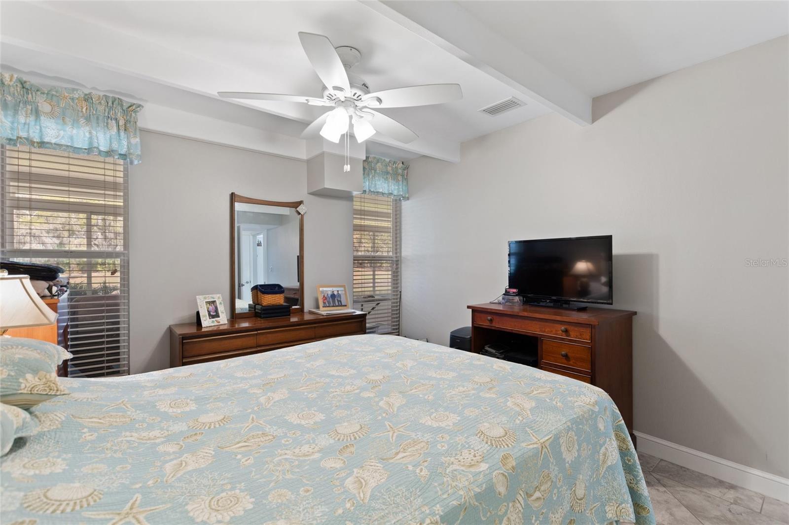 LAKESHORE CLUB - Residential