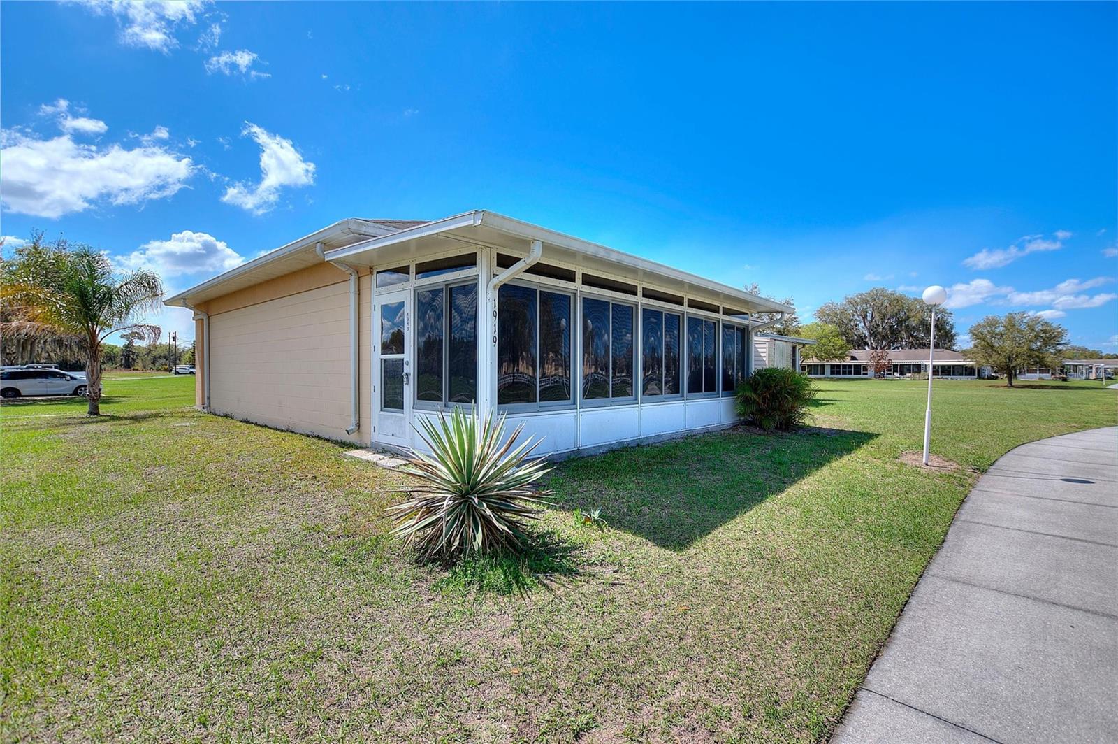 LAKESHORE CLUB - Residential