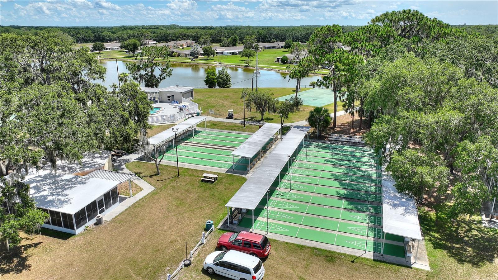 LAKESHORE CLUB - Residential