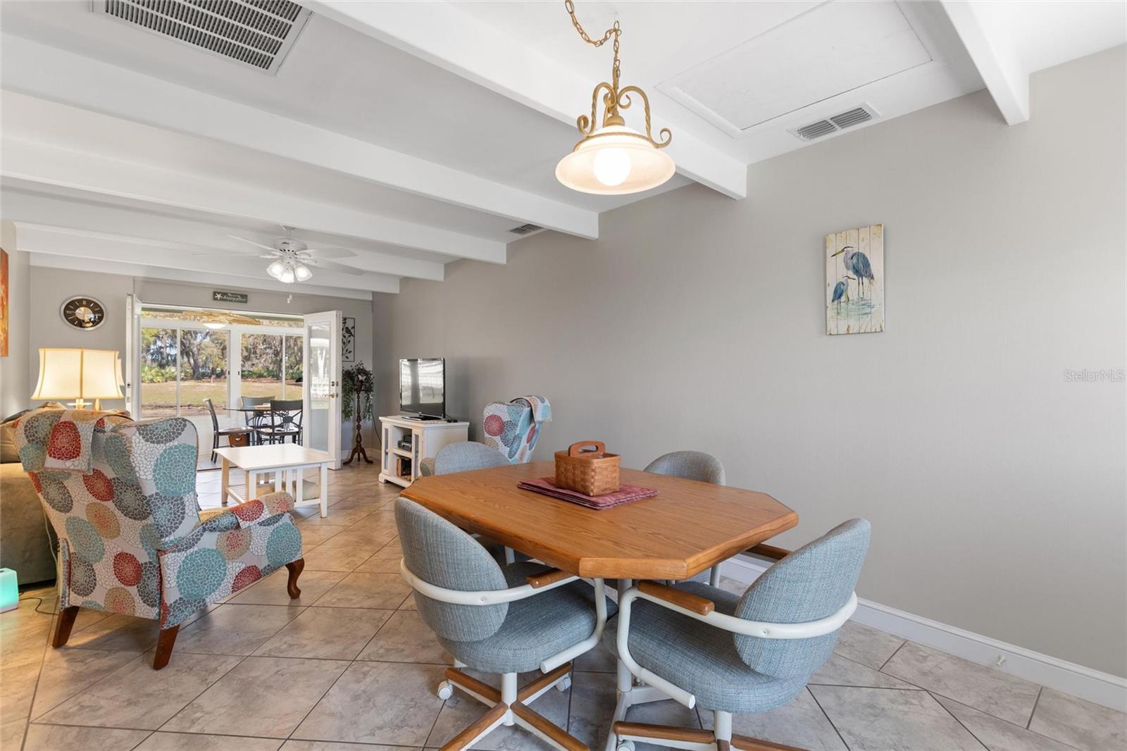 LAKESHORE CLUB - Residential