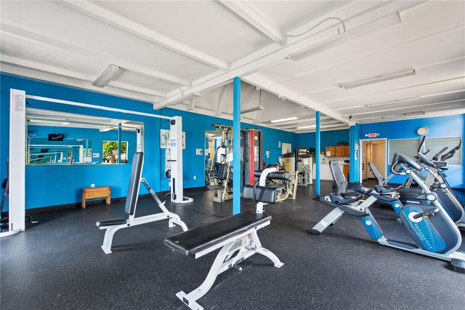 LAKESHORE CLUB - Residential