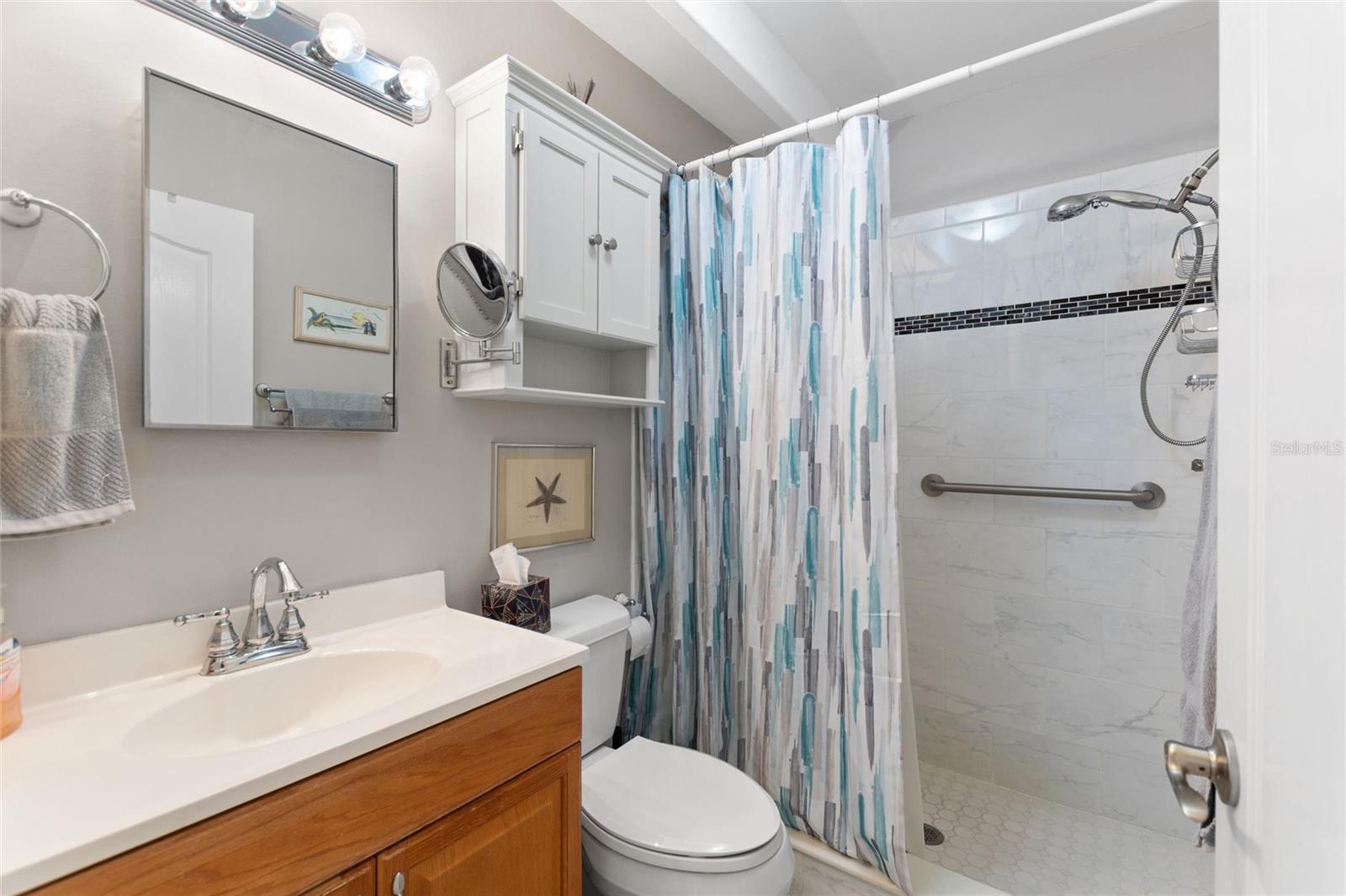 LAKESHORE CLUB - Residential