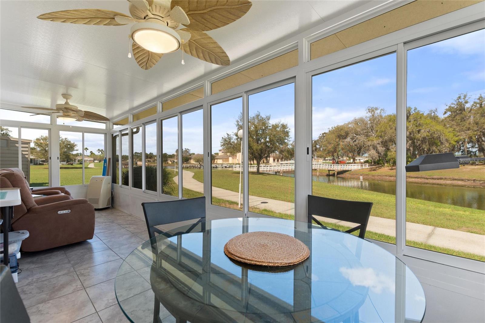 LAKESHORE CLUB - Residential