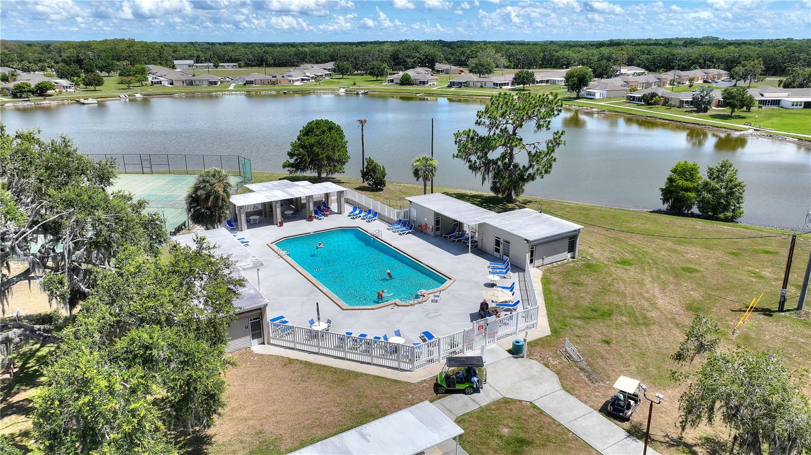 LAKESHORE CLUB - Residential