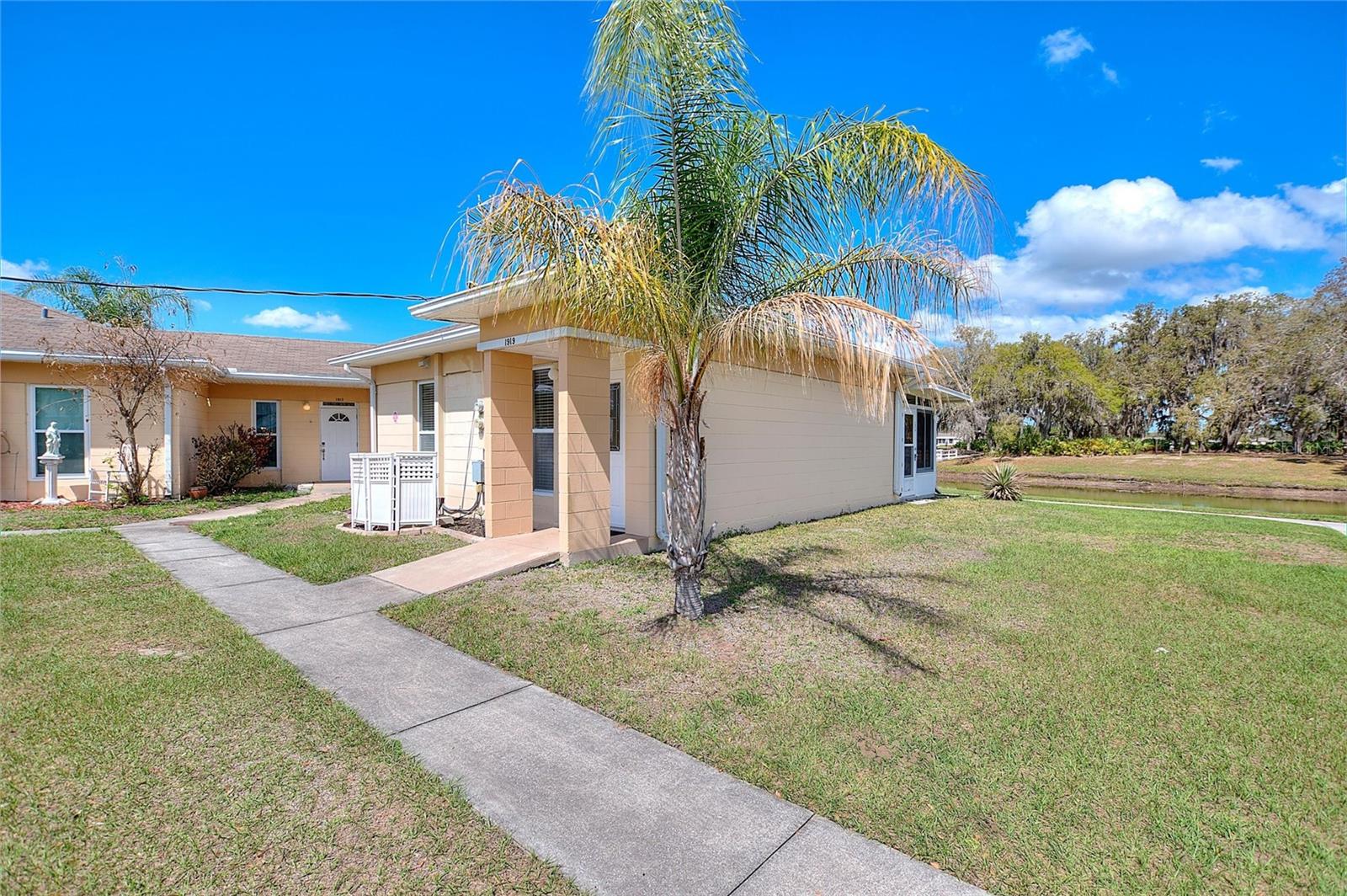 LAKESHORE CLUB - Residential