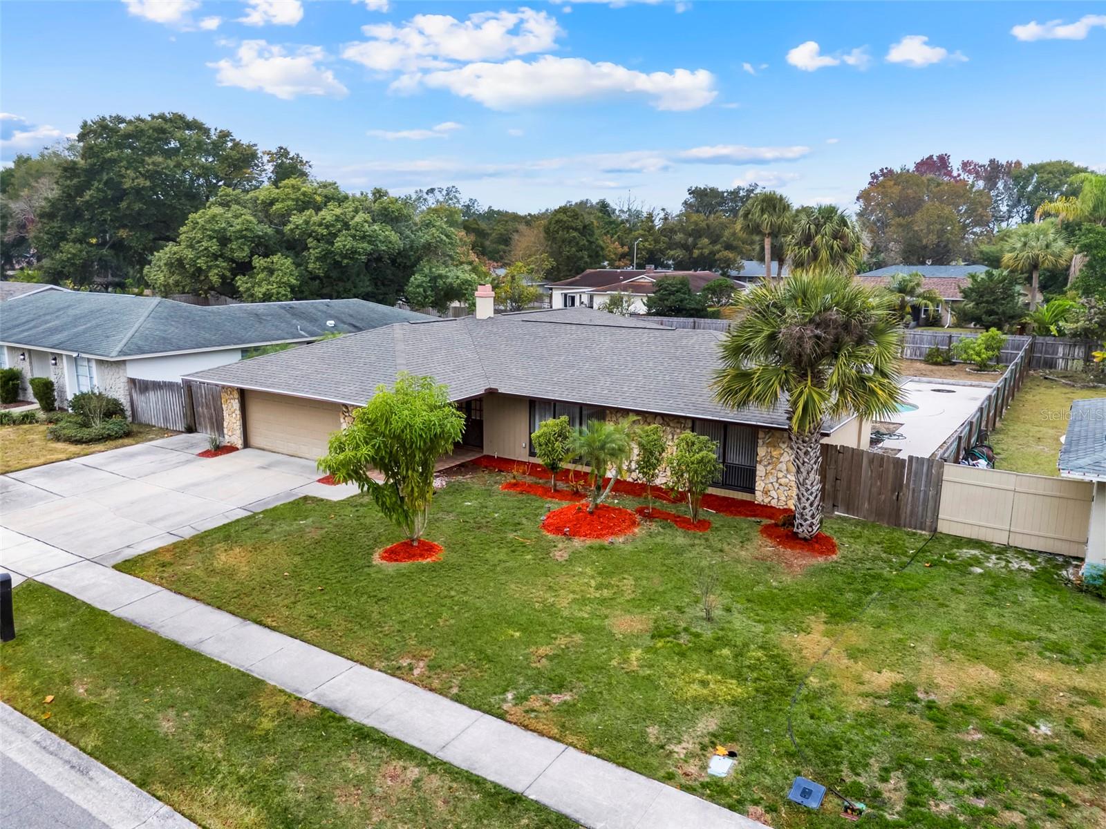 BROOKHOLLOW - Residential