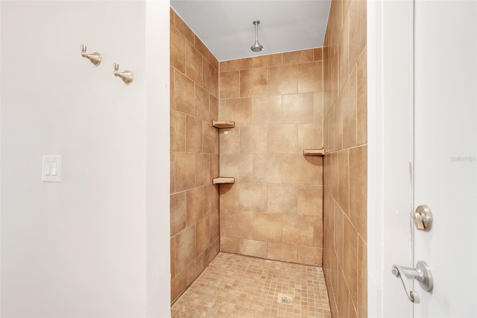 BROOKHOLLOW - Residential