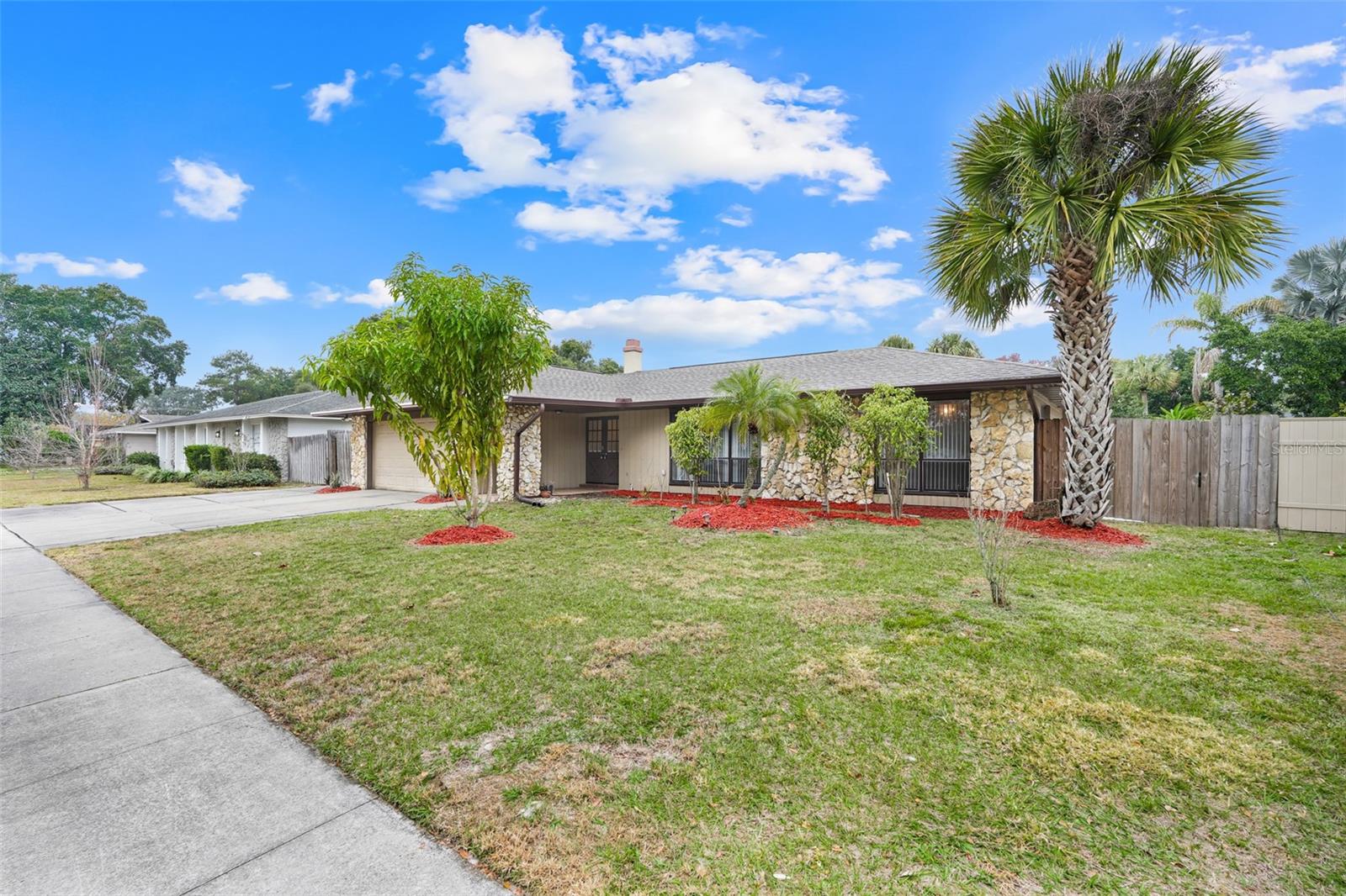 BROOKHOLLOW - Residential