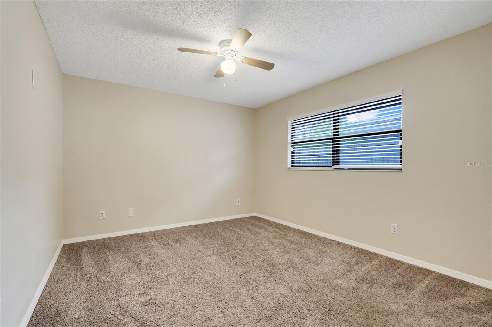 BROOKHOLLOW - Residential