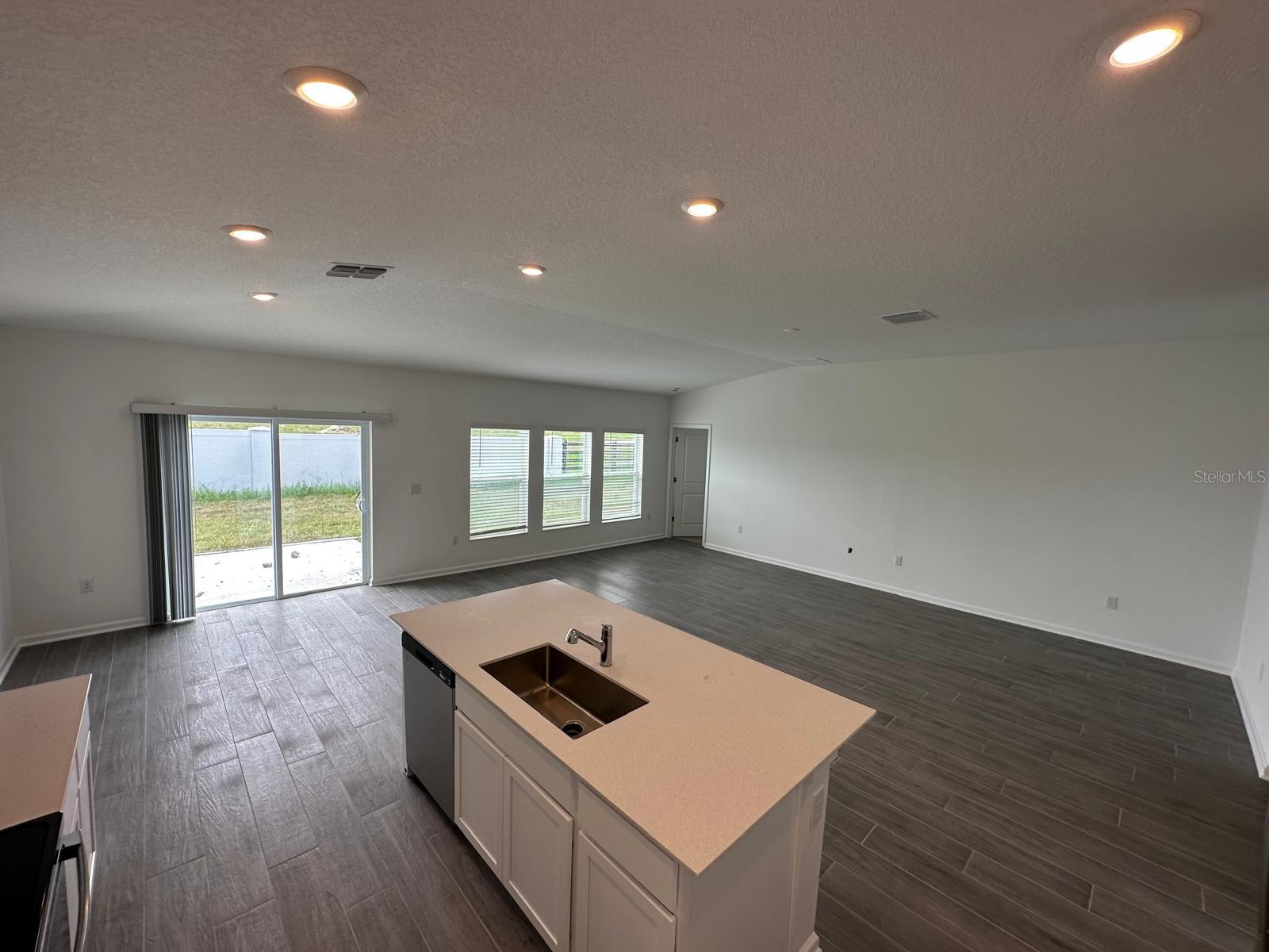 RANCHES/LK MCLEOD I - Residential