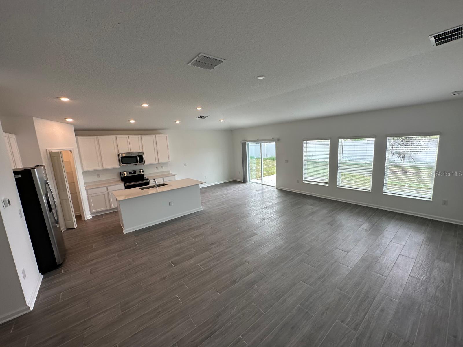 RANCHES/LK MCLEOD I - Residential