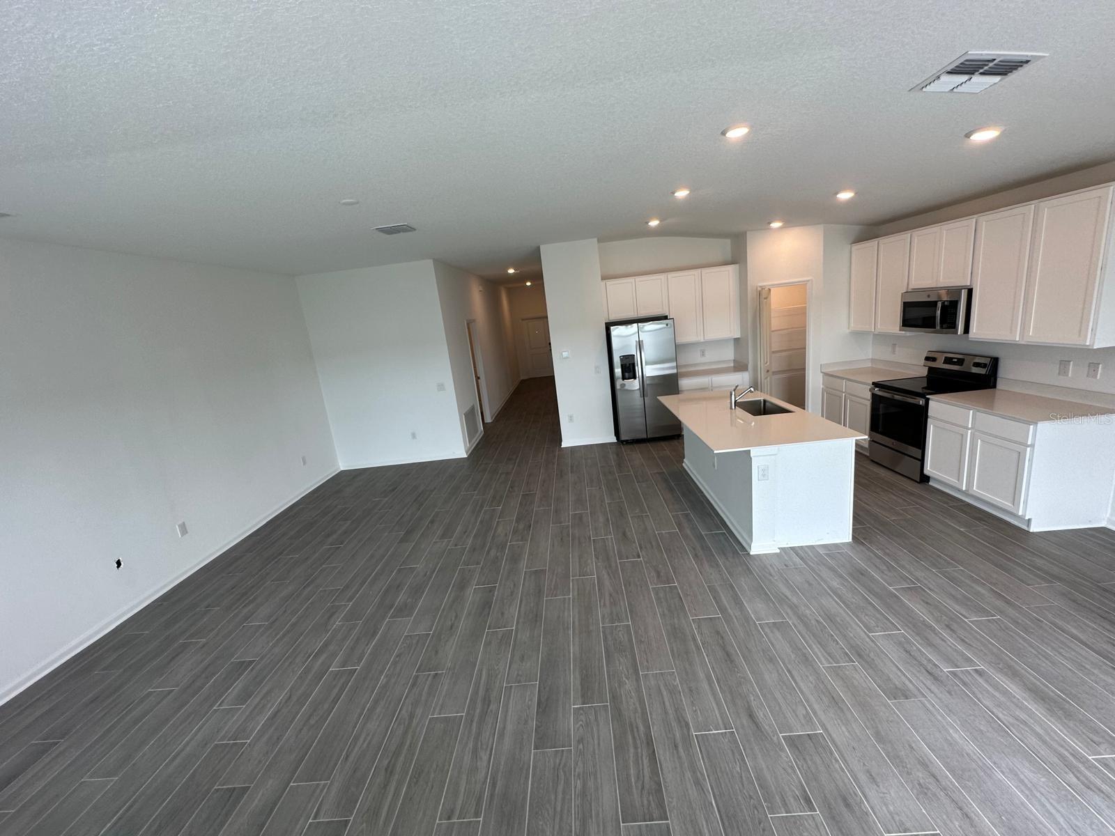 RANCHES/LK MCLEOD I - Residential