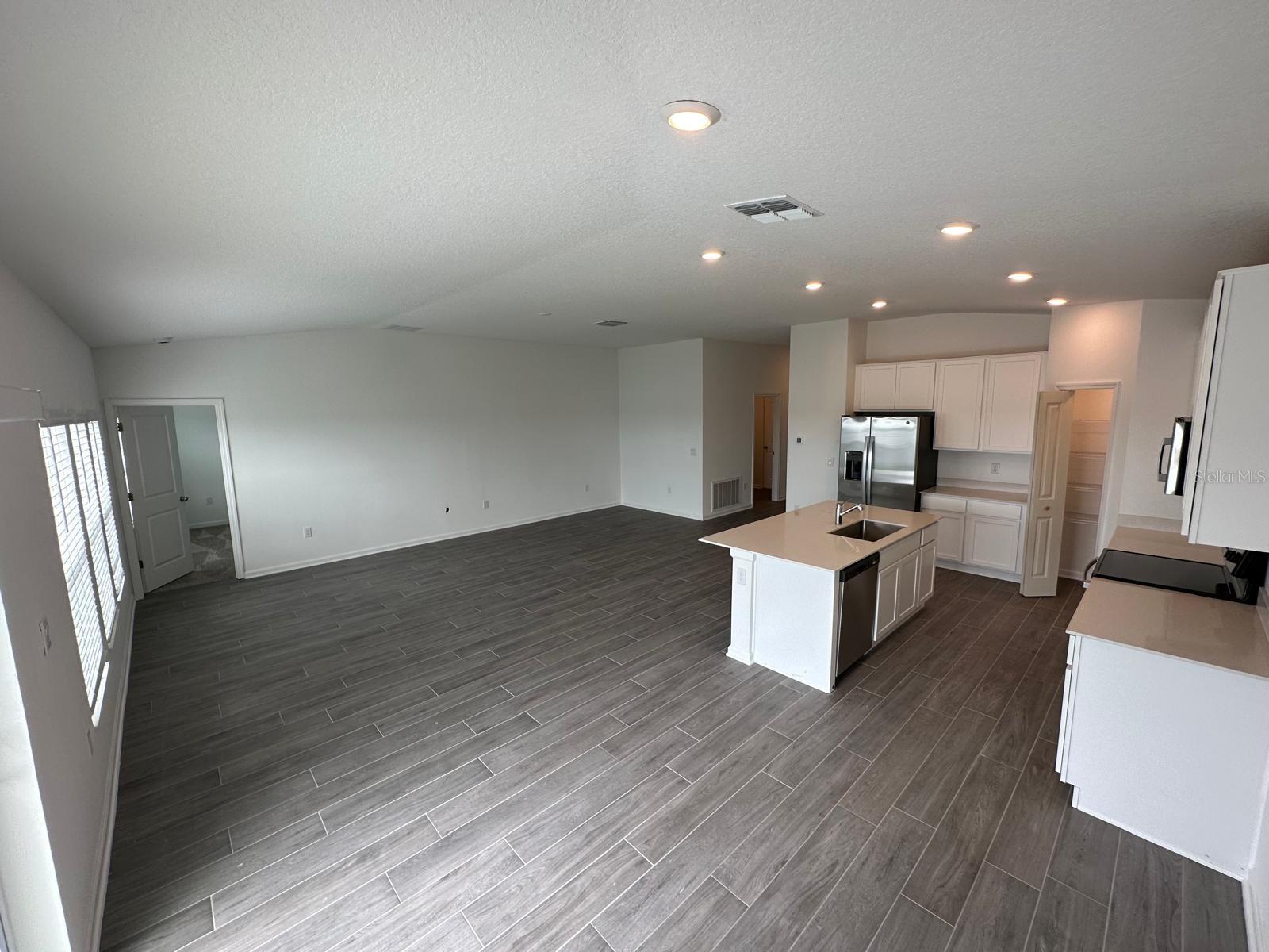 RANCHES/LK MCLEOD I - Residential