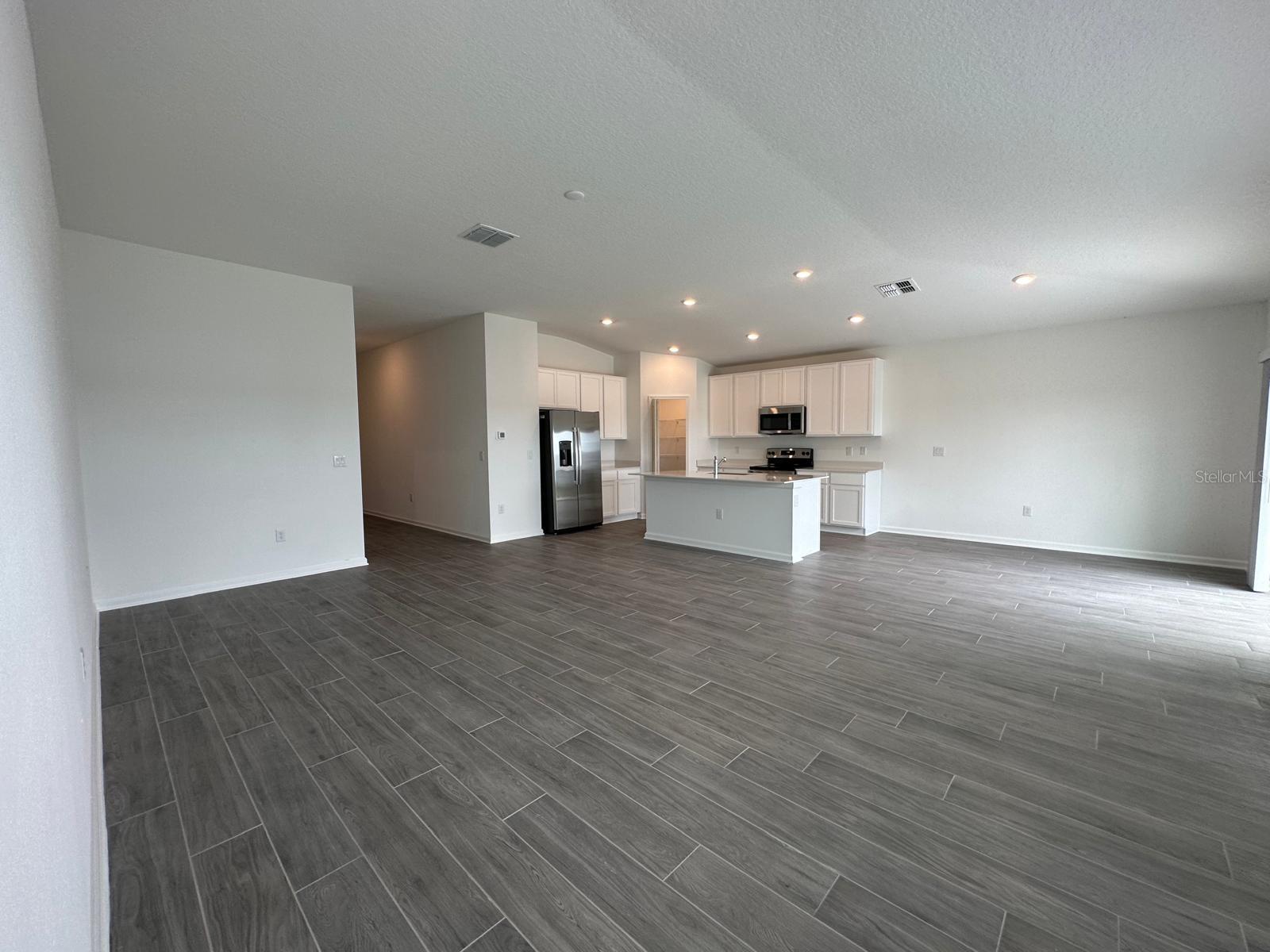 RANCHES/LK MCLEOD I - Residential