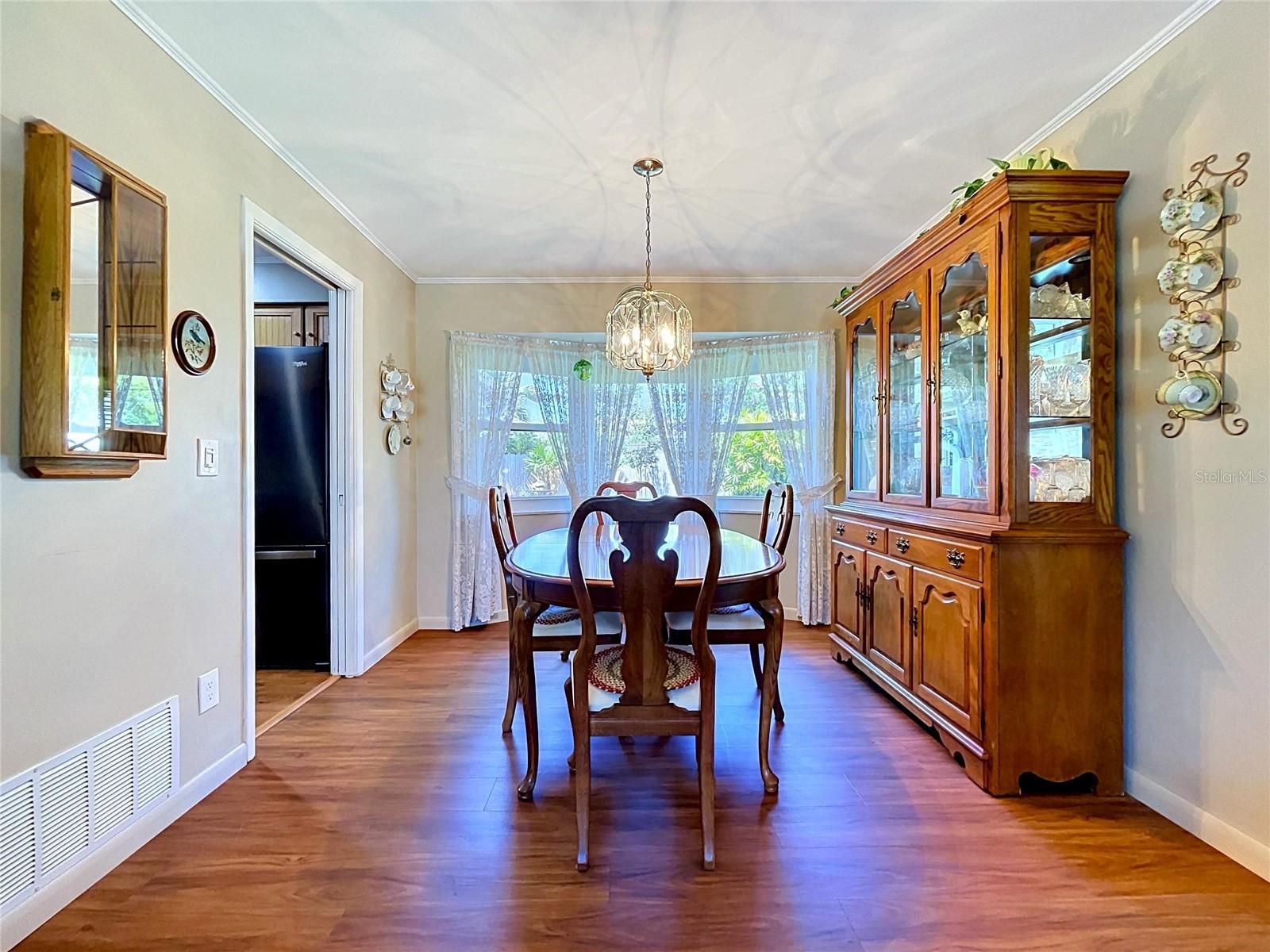 1858 PARADISE LANE