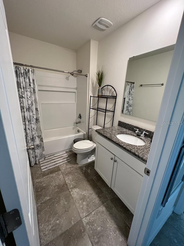BISHOP LNDG PH 3 - Residential Lease