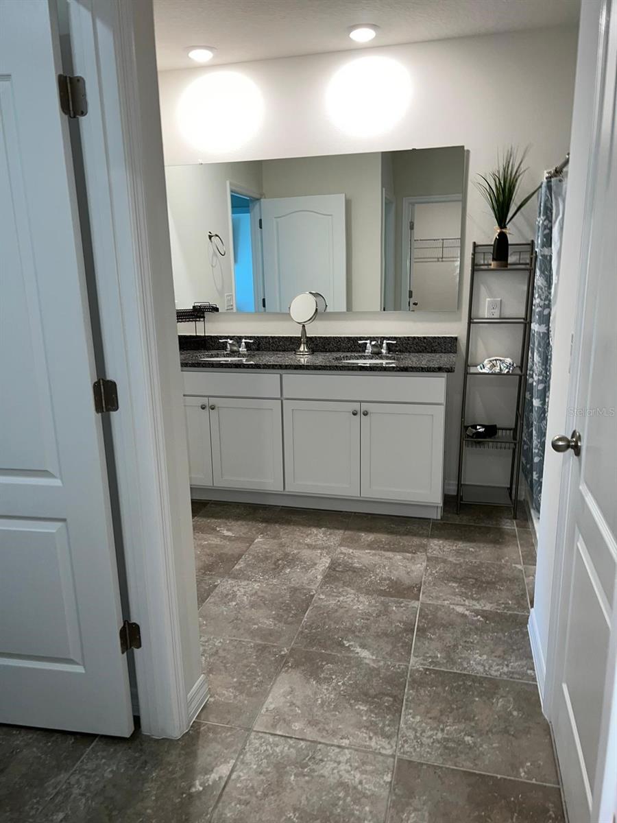 BISHOP LNDG PH 3 - Residential Lease