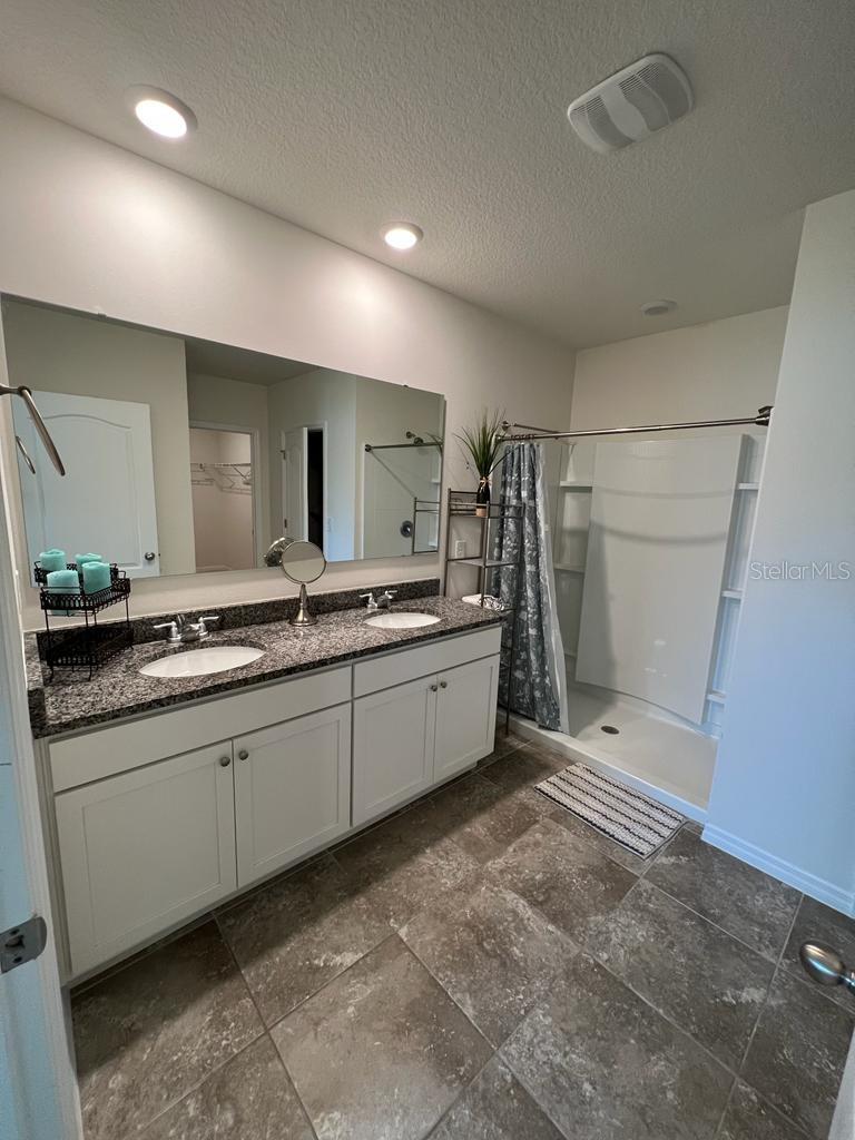 BISHOP LNDG PH 3 - Residential Lease