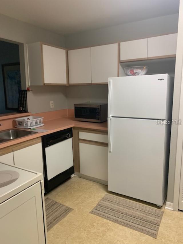 GRAND PALMS CONDO - Residential Lease