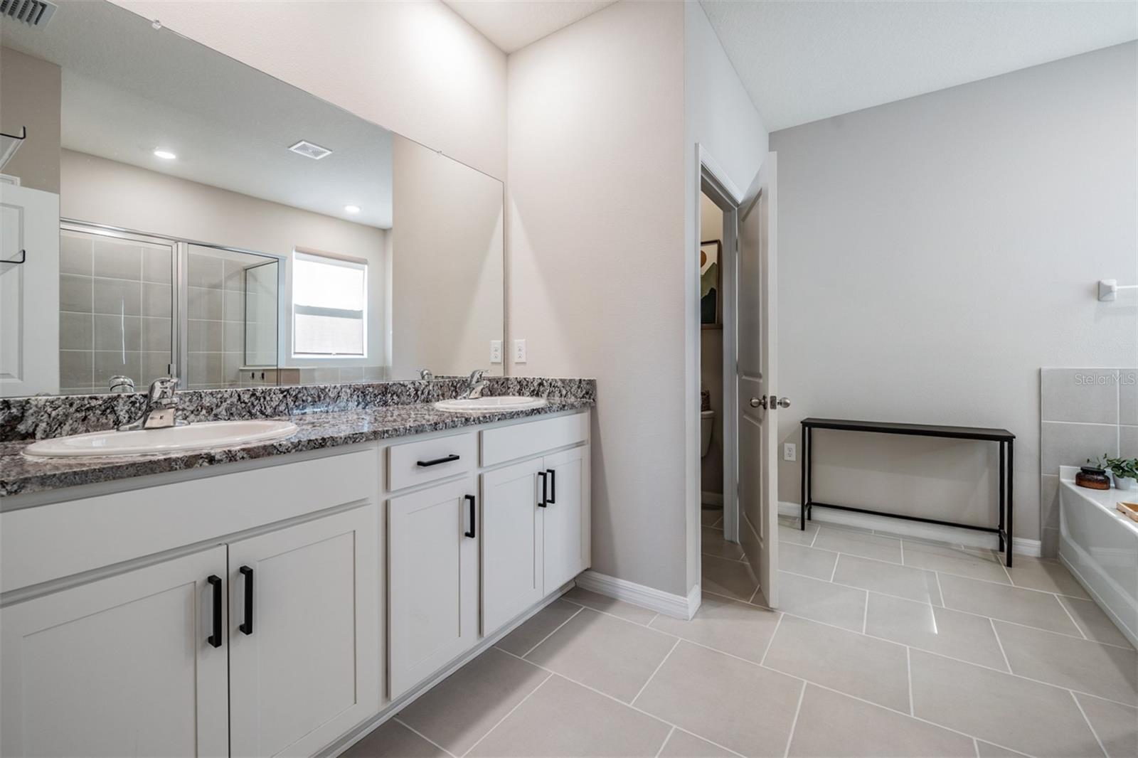 EPPERSON NORTH - Residential Lease