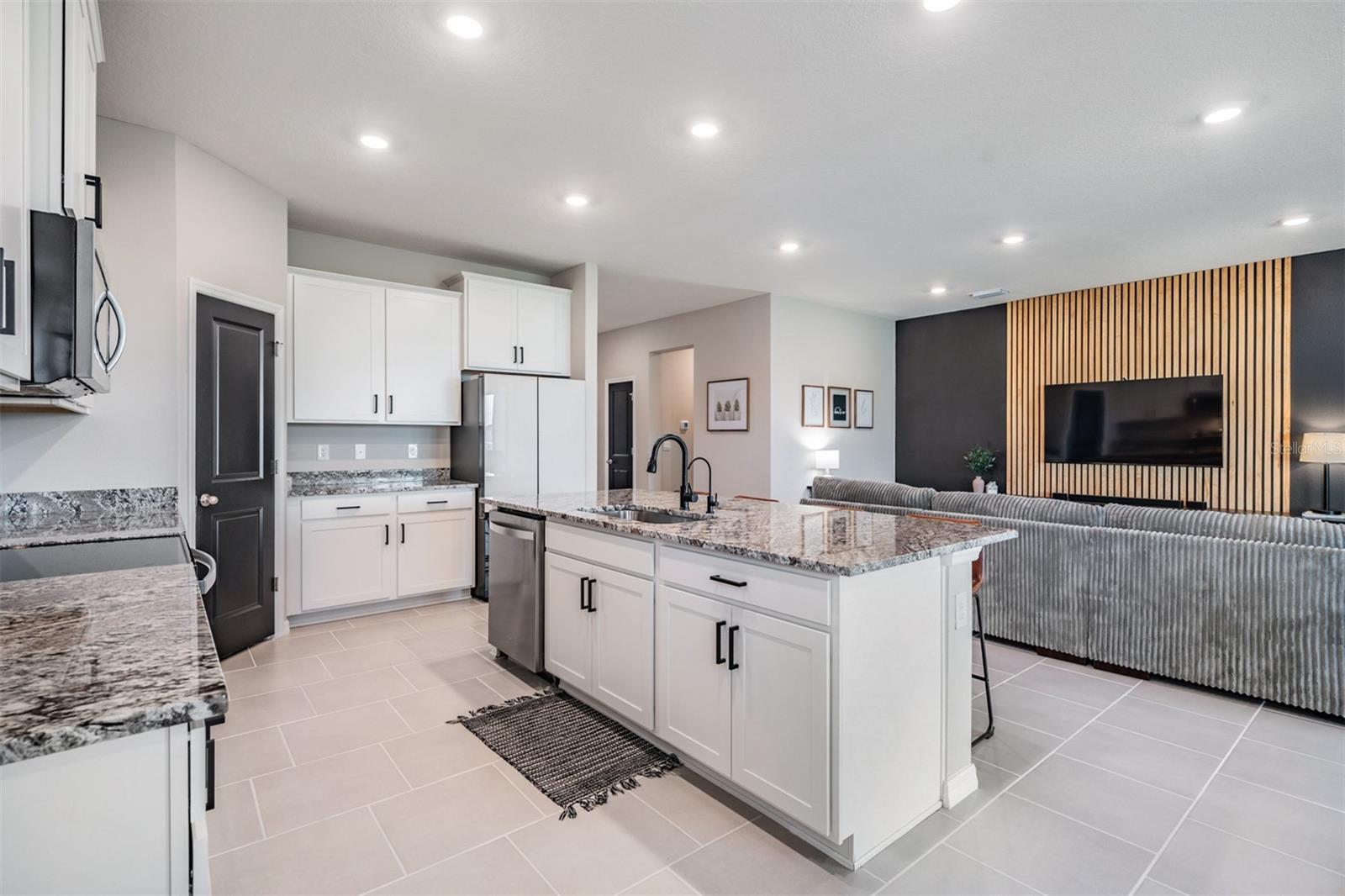 EPPERSON NORTH - Residential Lease