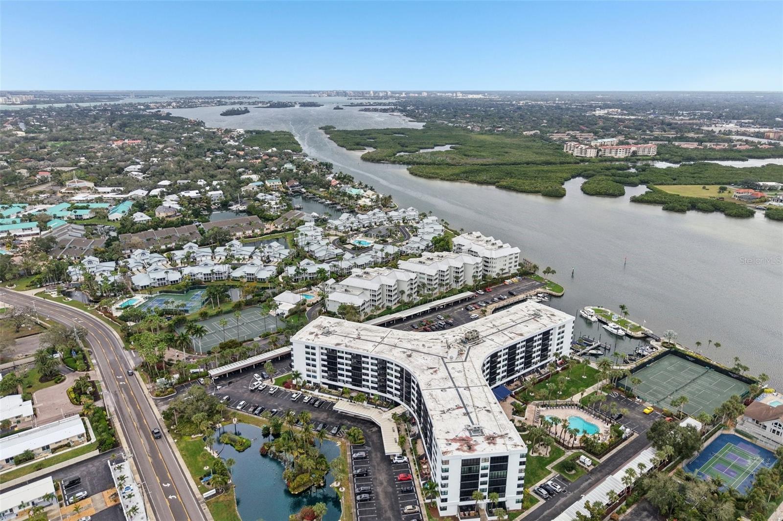 HARBOR TOWERS Y & R - Residential