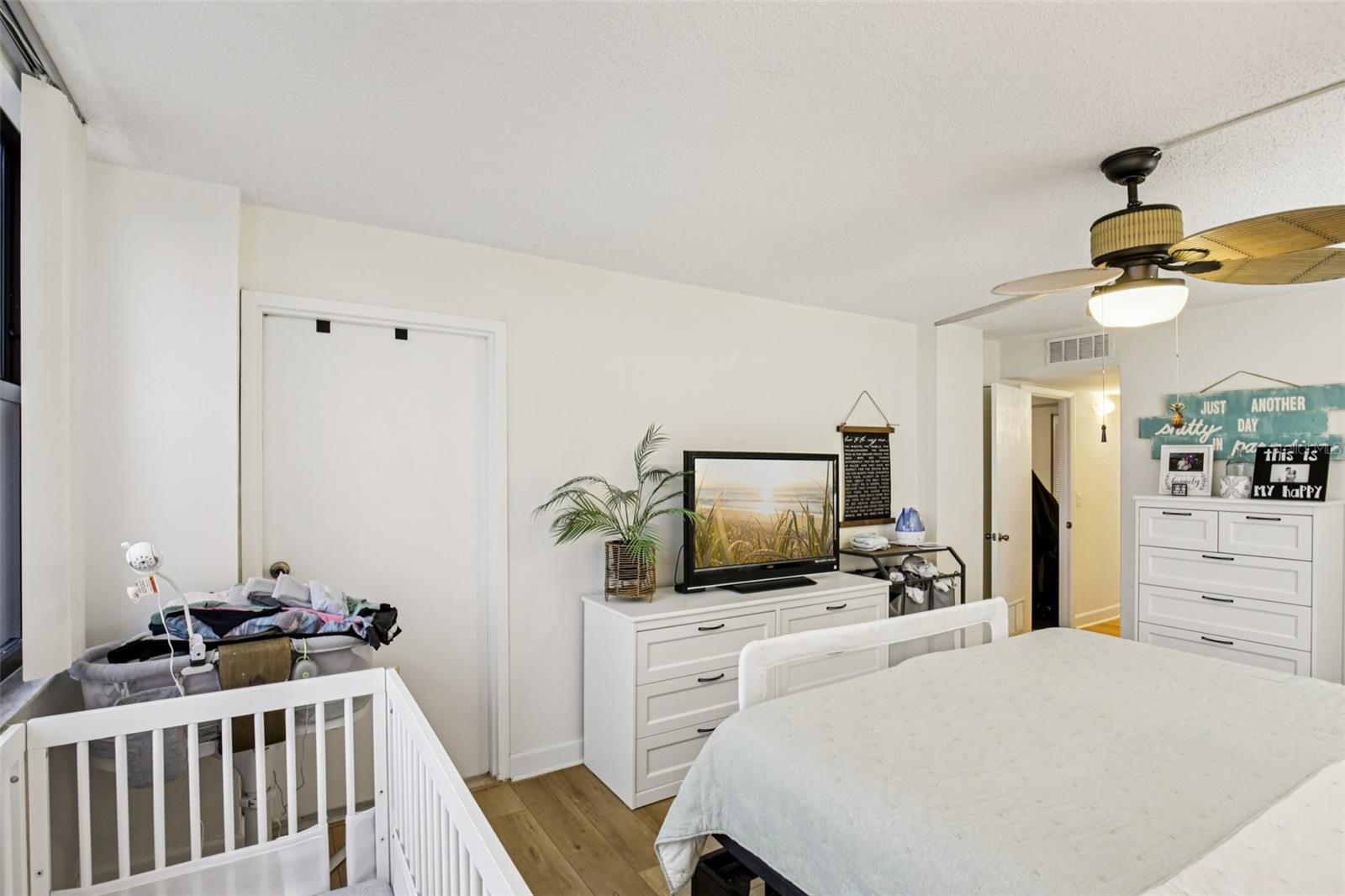 HARBOR TOWERS Y & R - Residential